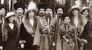 Le destin tragique des derniers Romanov – Autour de Fabergé : Nicolas II, la Grande Guerre et la Révolution de 1917 - COMPLET