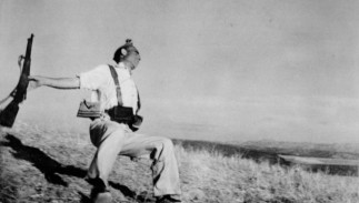 Robert Capa et le photojournalisme : du mythe à la controverse