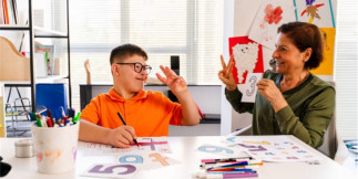 Soutenir l’apprentissage des élèves identifiés avec un trouble du spectre de l’autisme en classe ordinaire du préscolaire ou du primaire